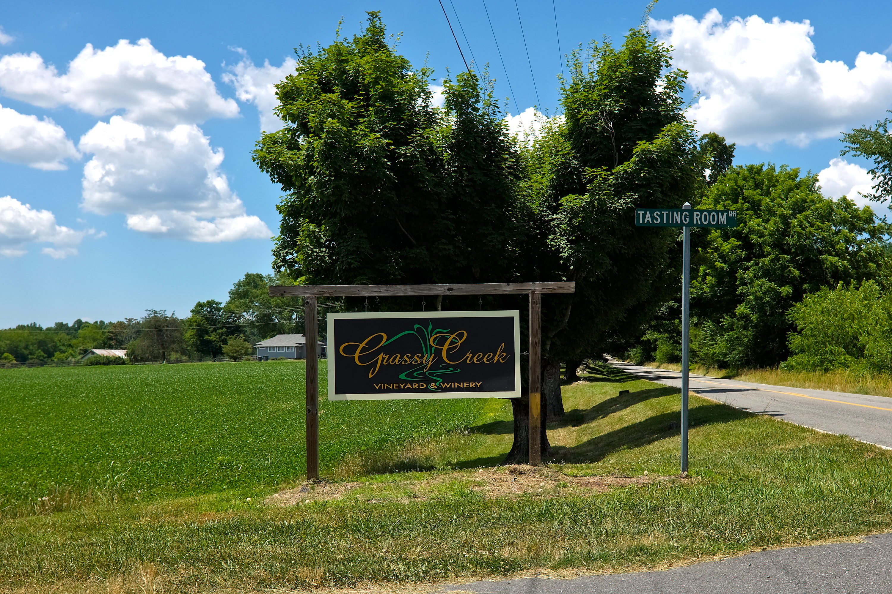 Entrance to Grassy Creek Winery