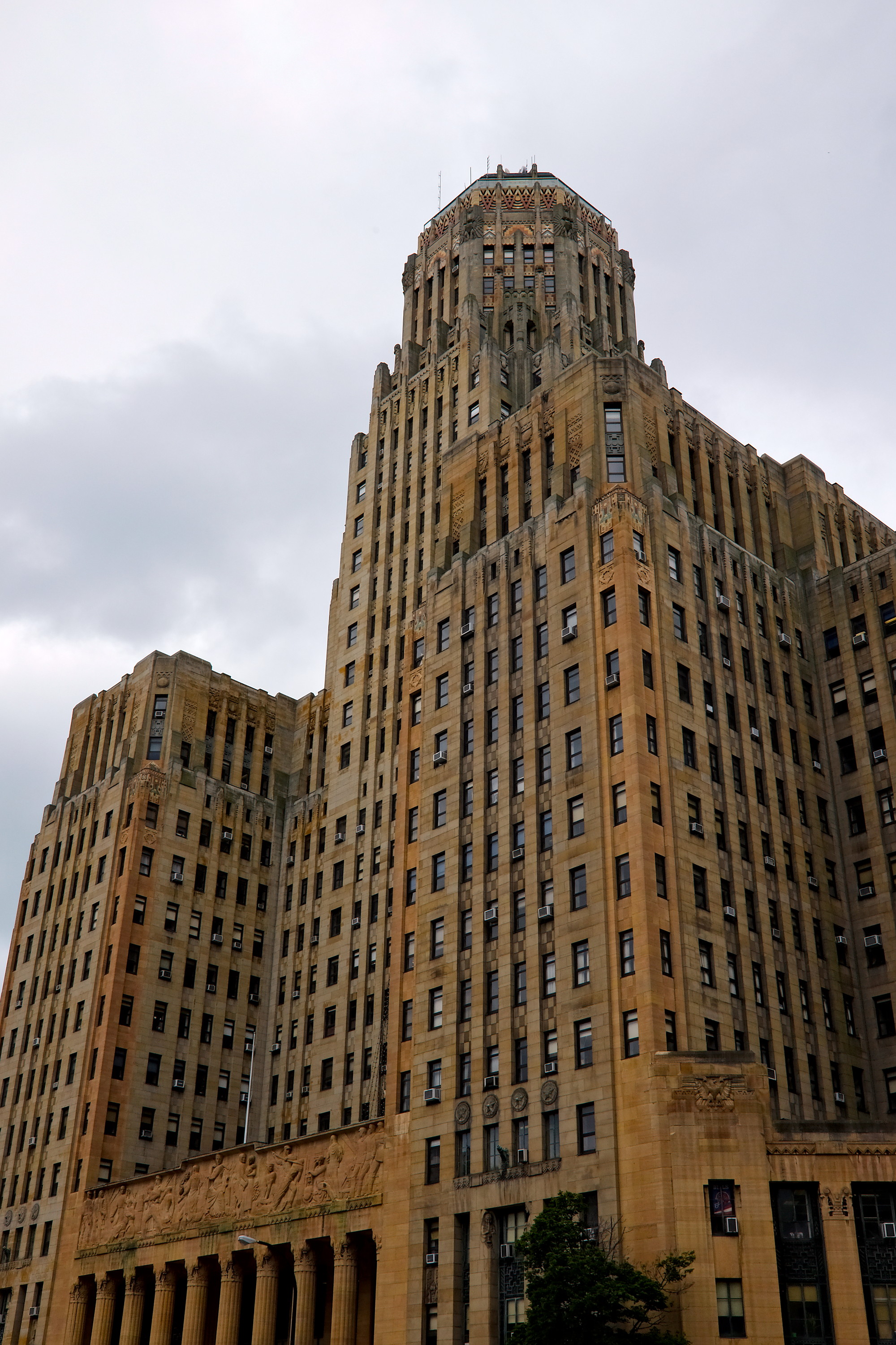 Buffalo City Hall from a corner