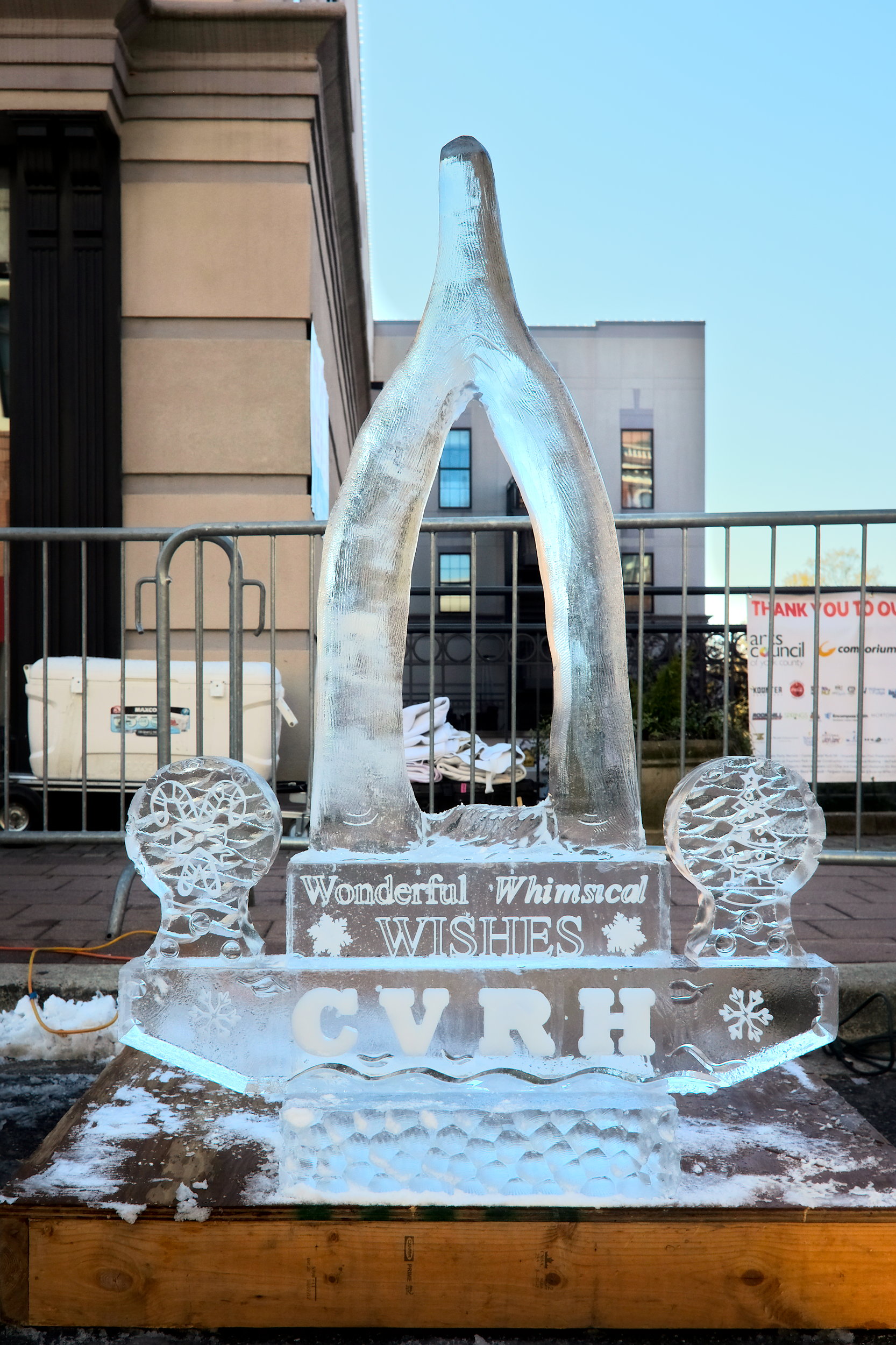 A horseshoe ice sculpture