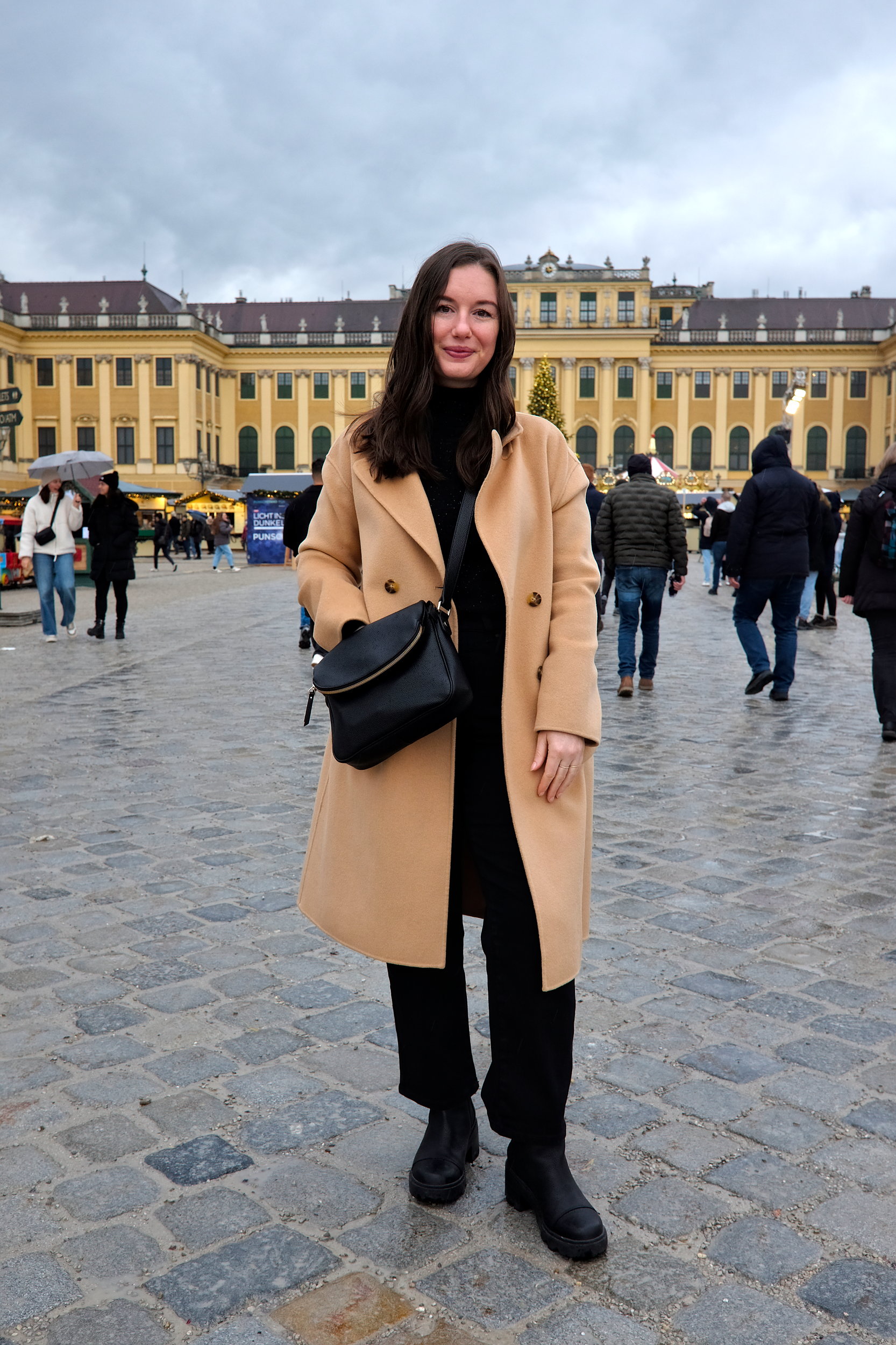 Alyssa at the Christmas market at Schönbrunn Palace