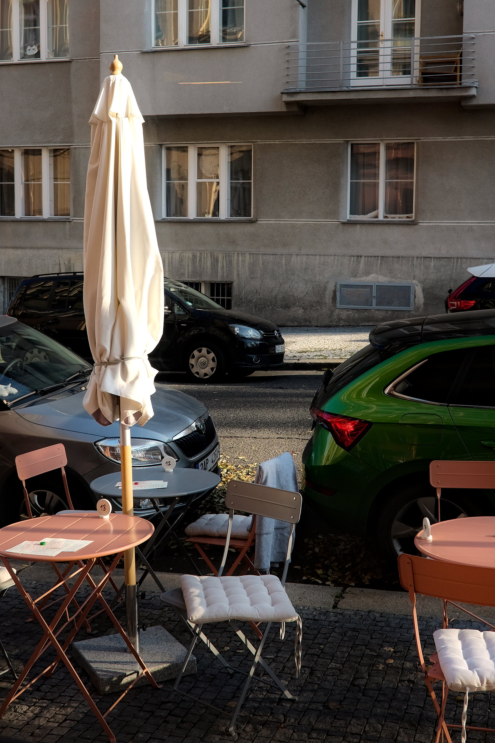 Outdoor seating at Šodó