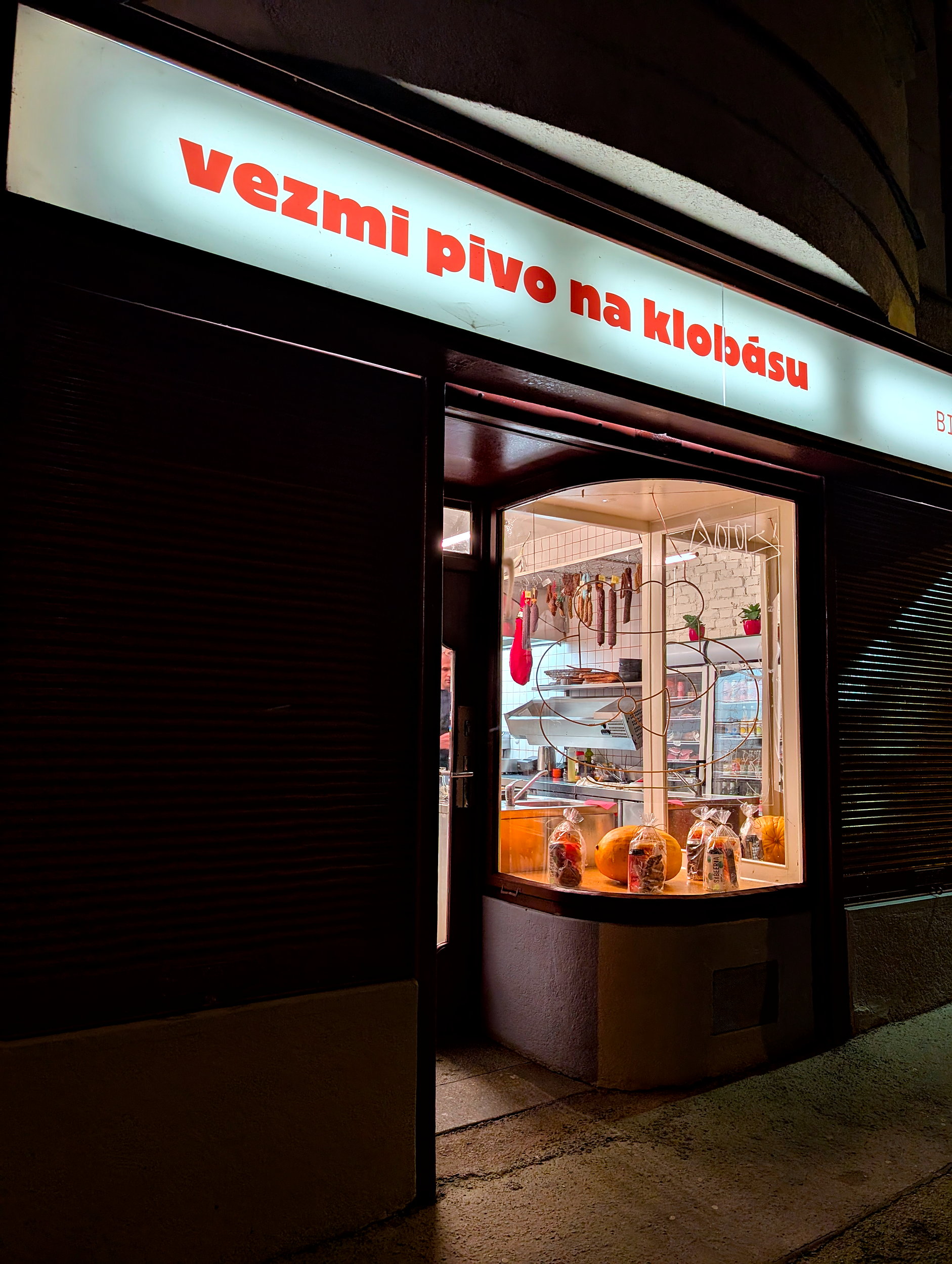 Exterior of Vezmi pivo na klobásu