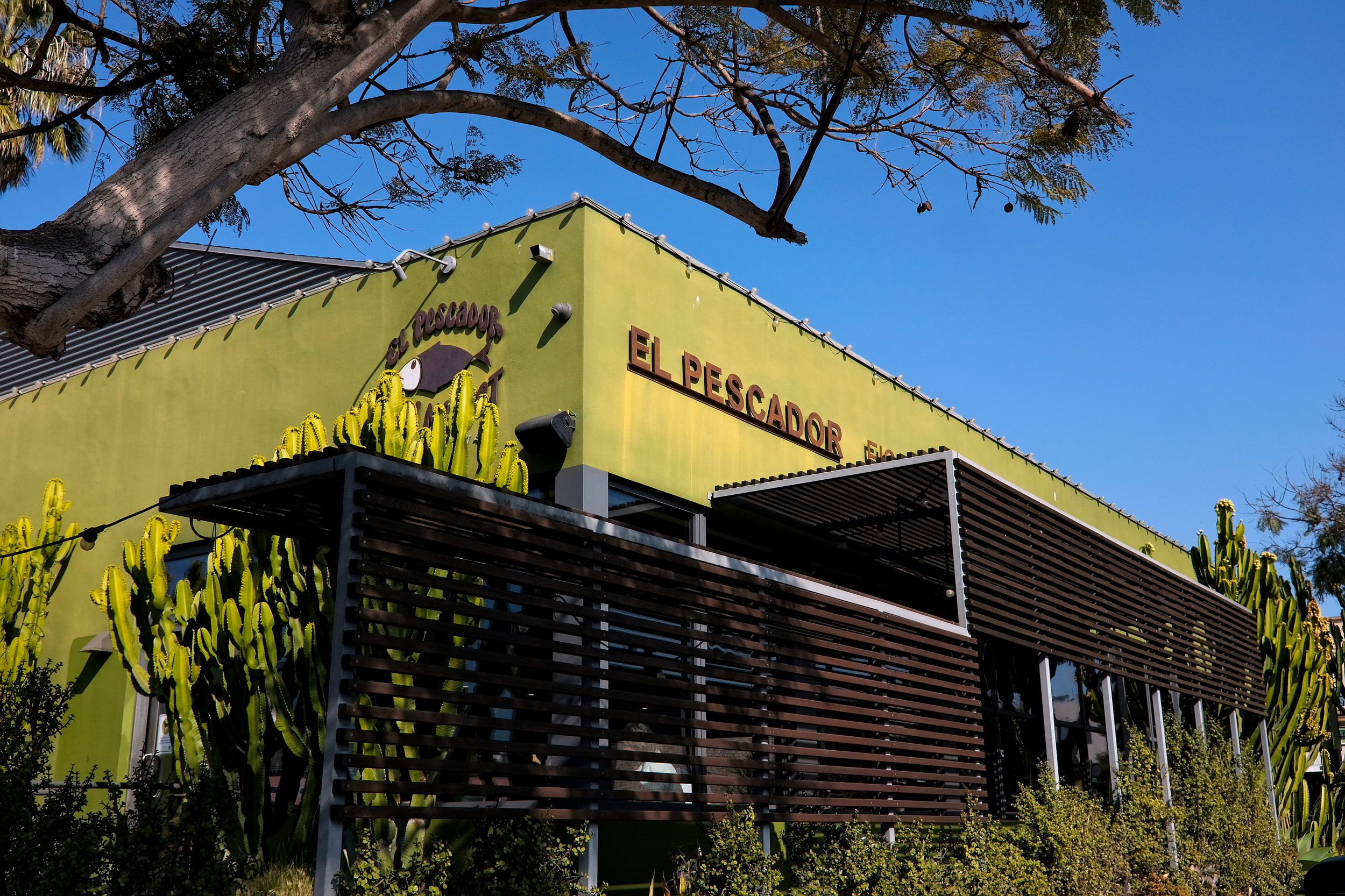 Exterior of El Pescador Fish Market in La Jolla