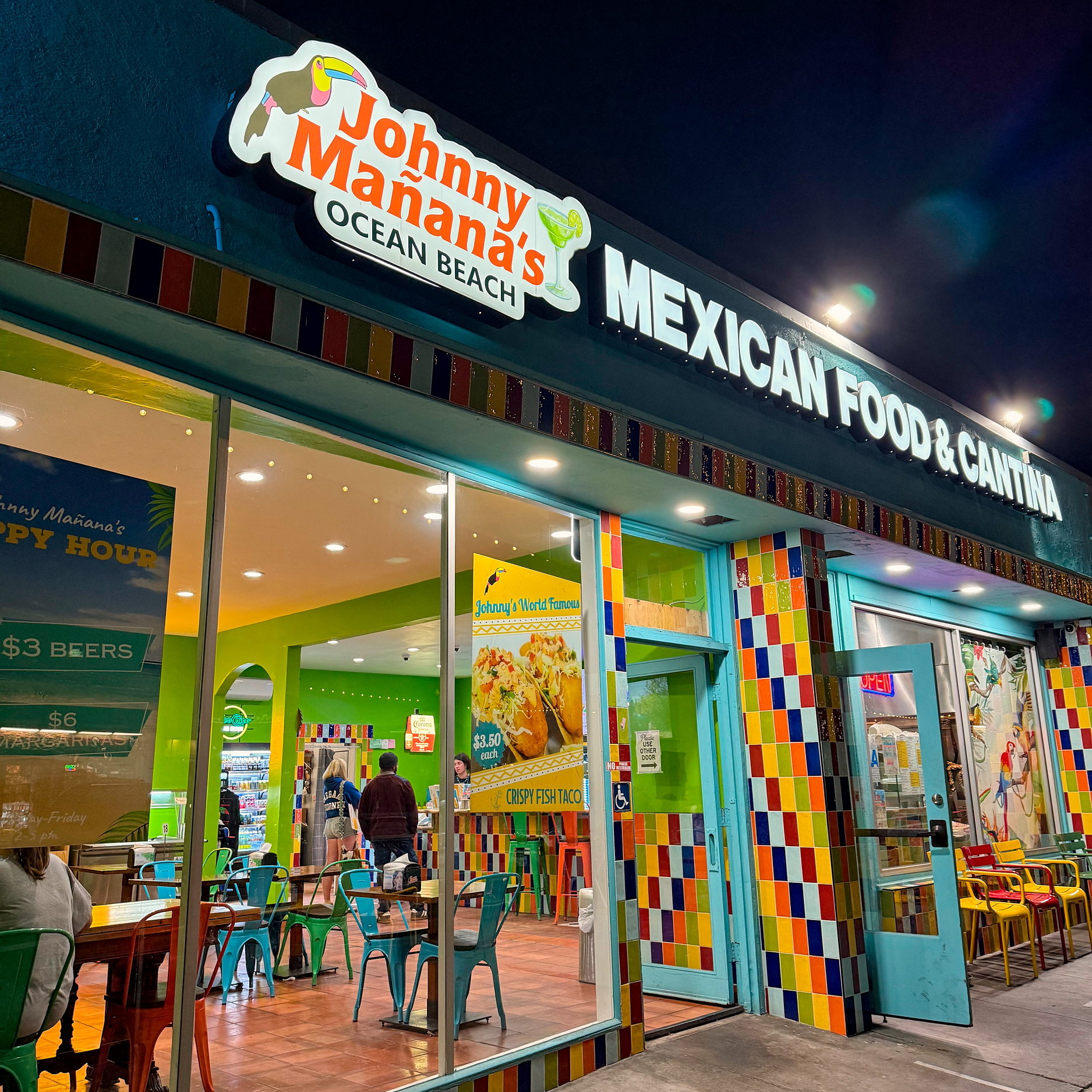 Exterior of Johnny Mañanas in Ocean Beach